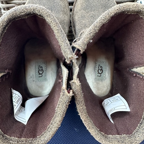 Girls UGG size 8 boots - Picture 9 of 13